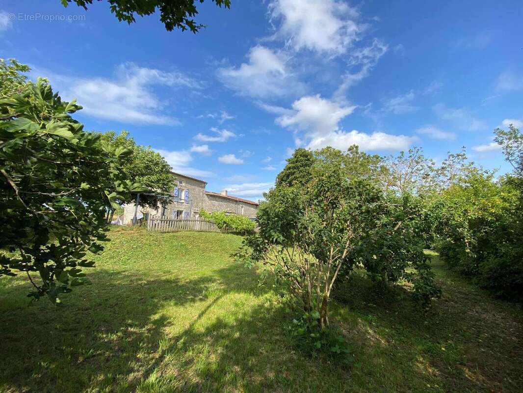 Maison 188 m² à Mouton  - photo 6