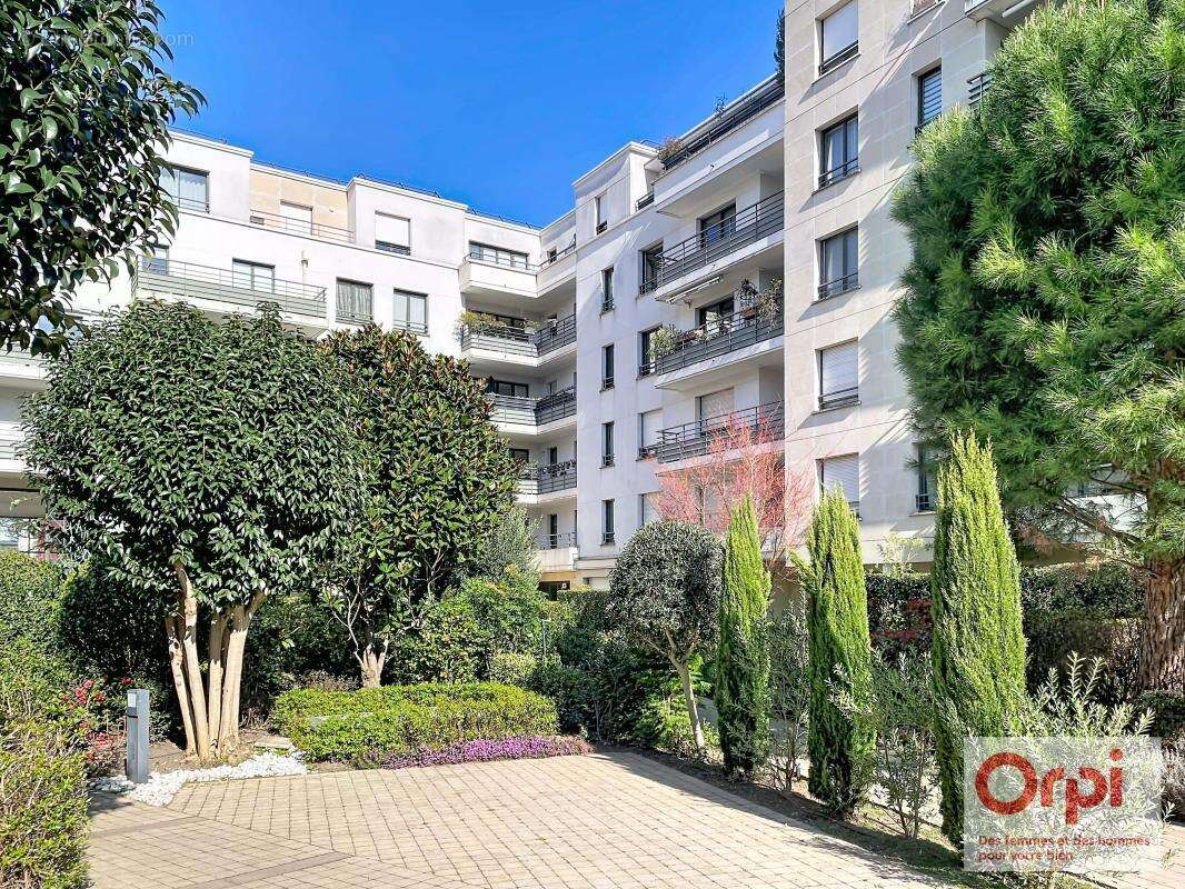 Appartement à ISSY-LES-MOULINEAUX