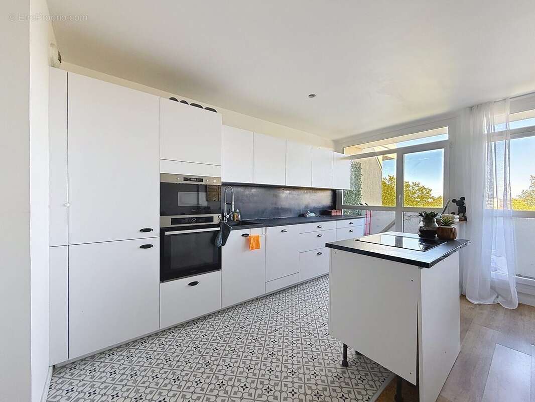 Appartement à CHENNEVIERES-SUR-MARNE