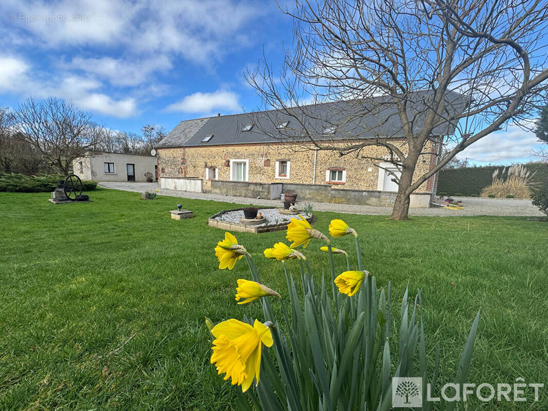 Maison à SAINTE-GAUBURGE-SAINTE-COLOMBE