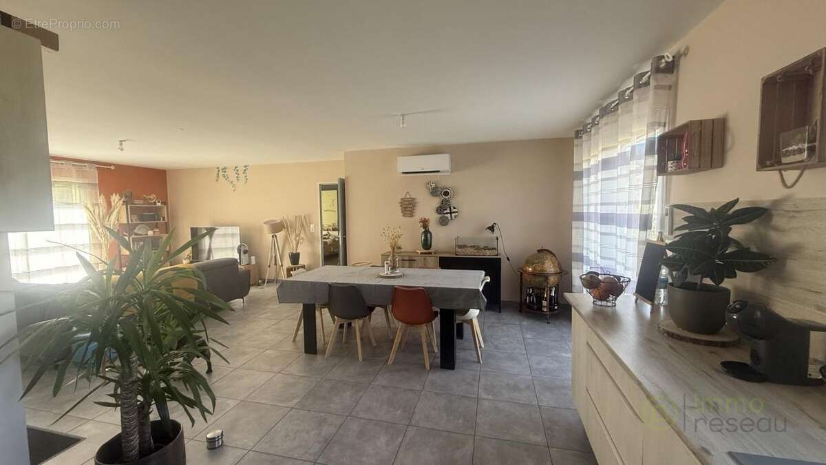 Maison 93 m² à Chasseneuil-Sur-Bonnieure  - photo 3