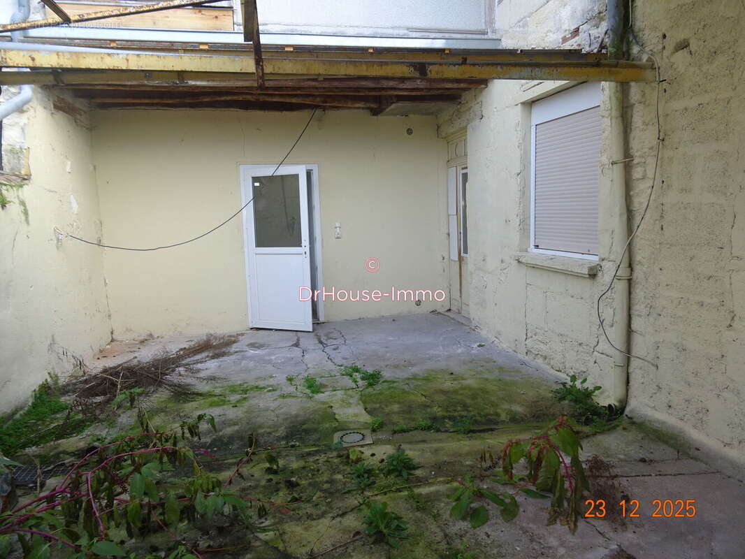 Maison à LA ROCHE-CHALAIS