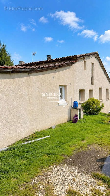 Maison à SALLES-LAVALETTE