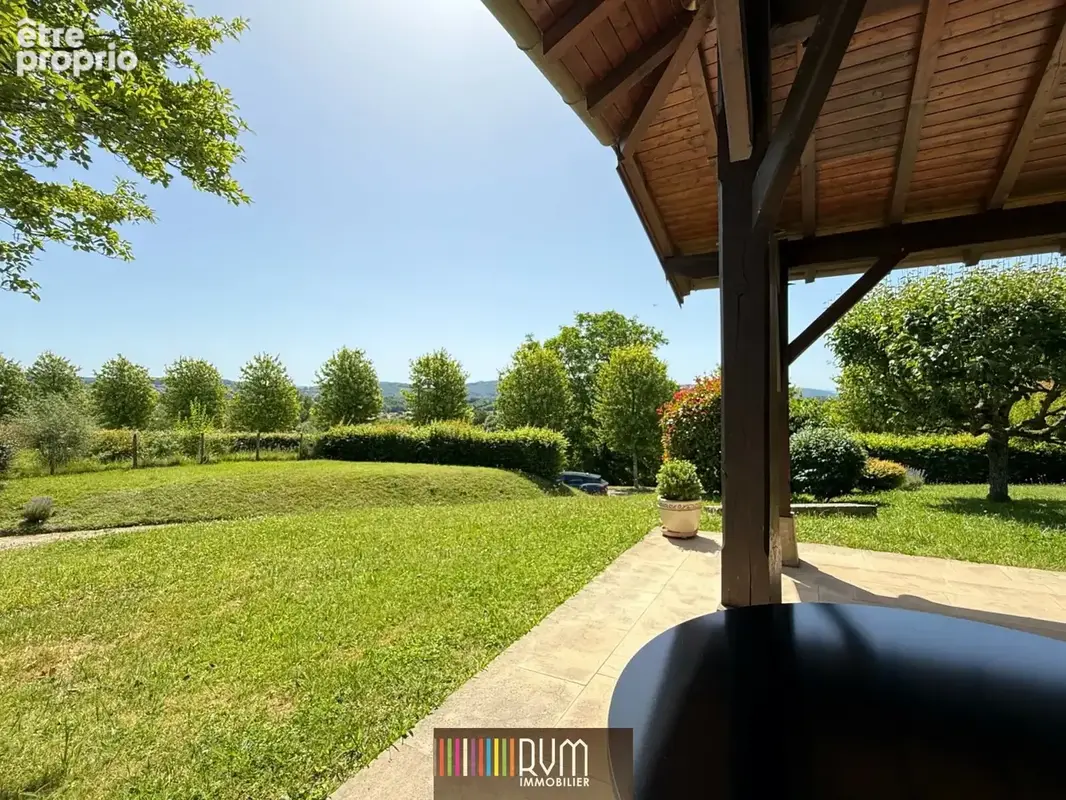Maison 5 pièces 127 m² à vendre à Montagnat (01250) - photo 2