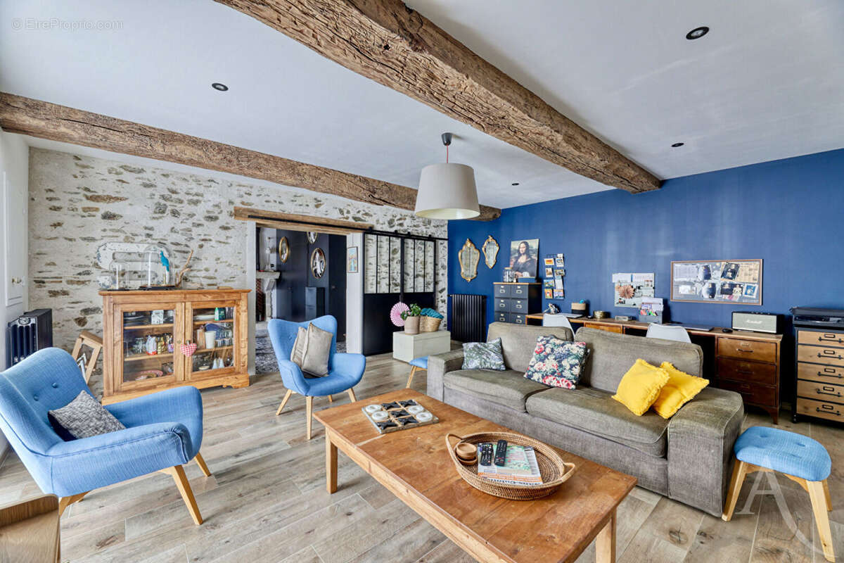 Maison à ROCHESERVIERE