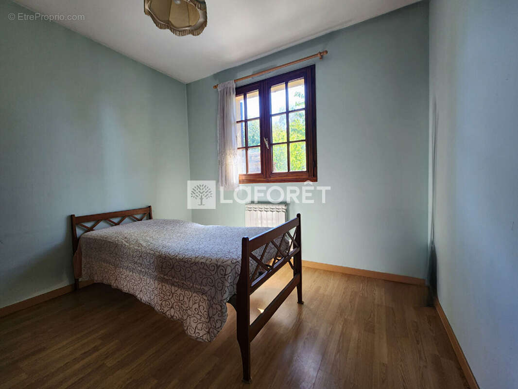 Maison familiale 6 chambres 160 m2 avec jardin - Thuit Anger - photo 11