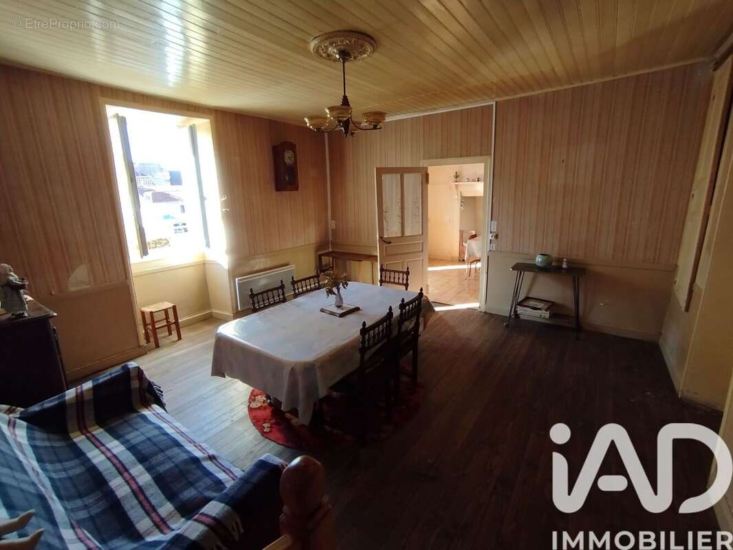 Photo 5 - Maison à LACHAPELLE-AUZAC