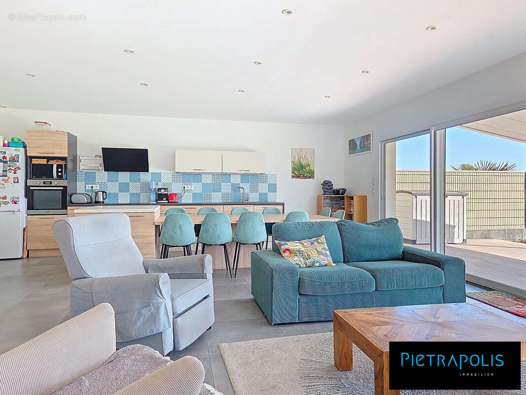 Maison à GREZIEU-LA-VARENNE