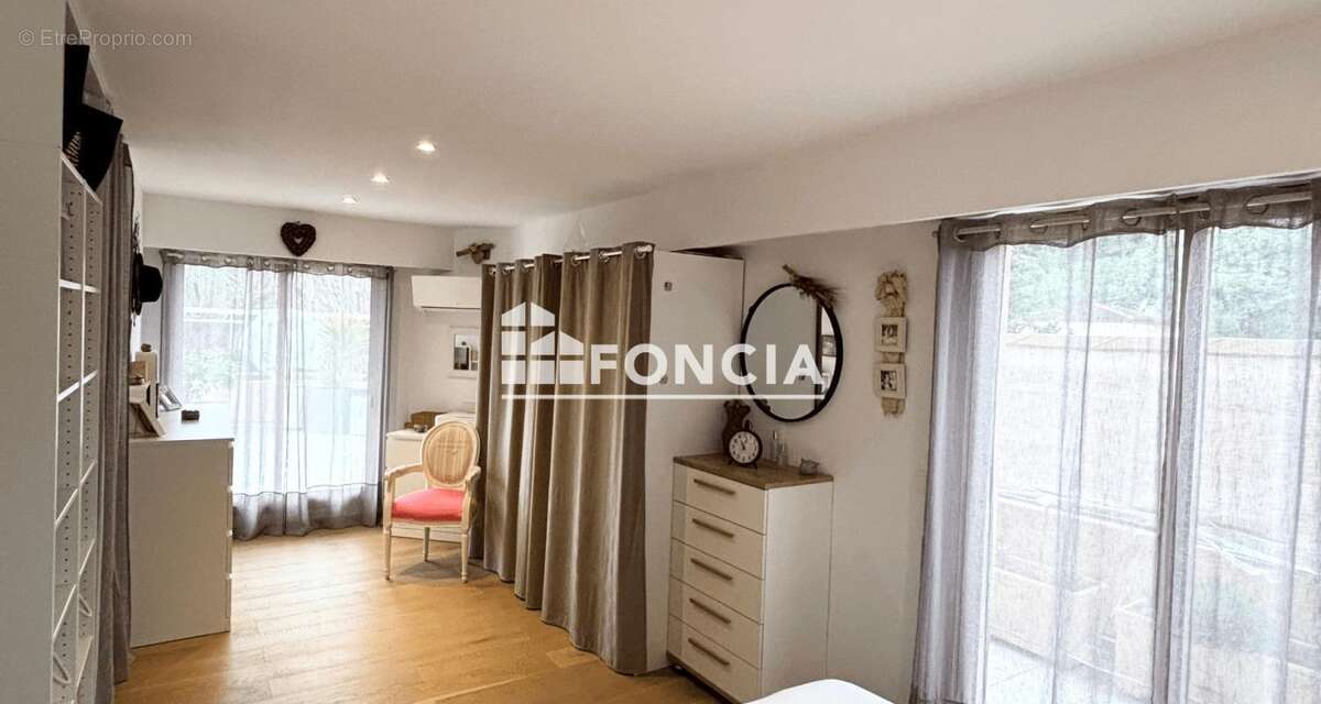 Appartement à MANDELIEU-LA-NAPOULE