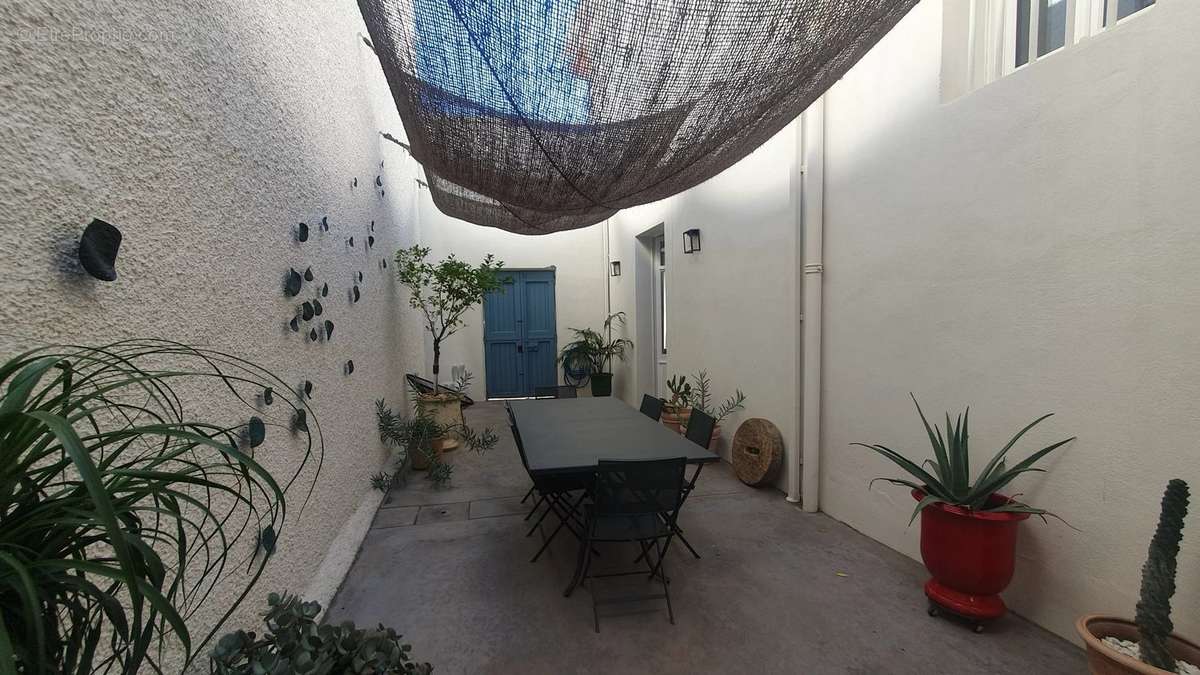 Maison à LEZIGNAN-CORBIERES