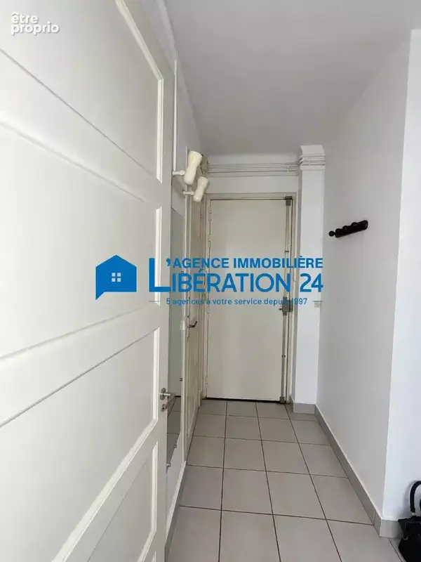 Appartement T2 de 60 m² à Saint-Étienne - photo 2