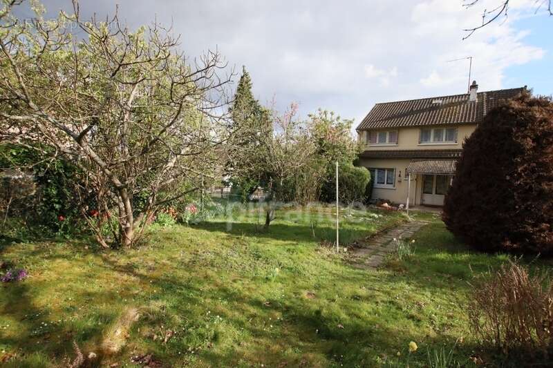 Maison à BURES-SUR-YVETTE