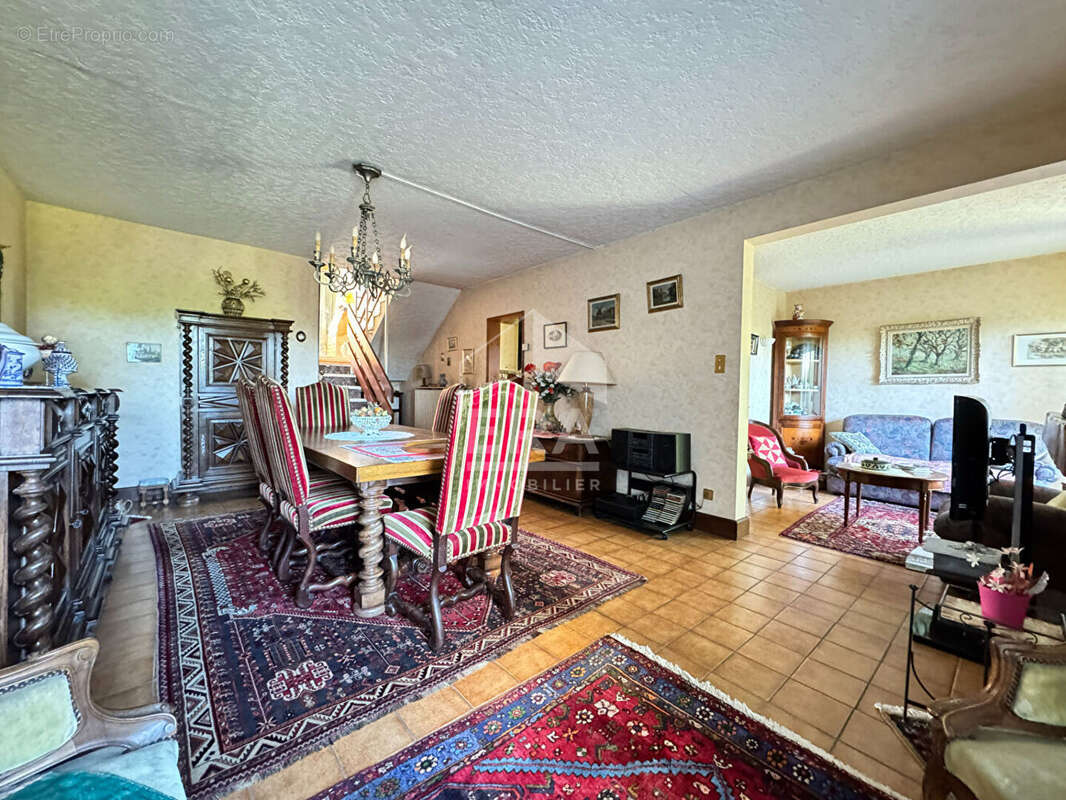 Maison à COULOUNIEIX-CHAMIERS