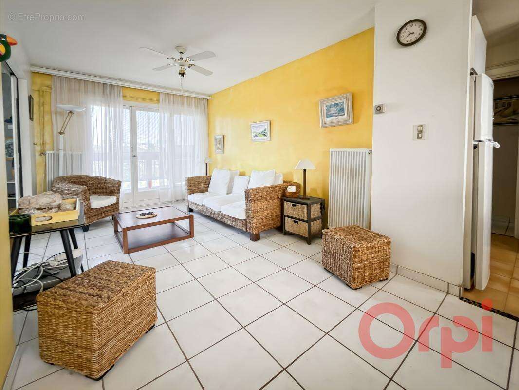 Appartement à CARRY-LE-ROUET