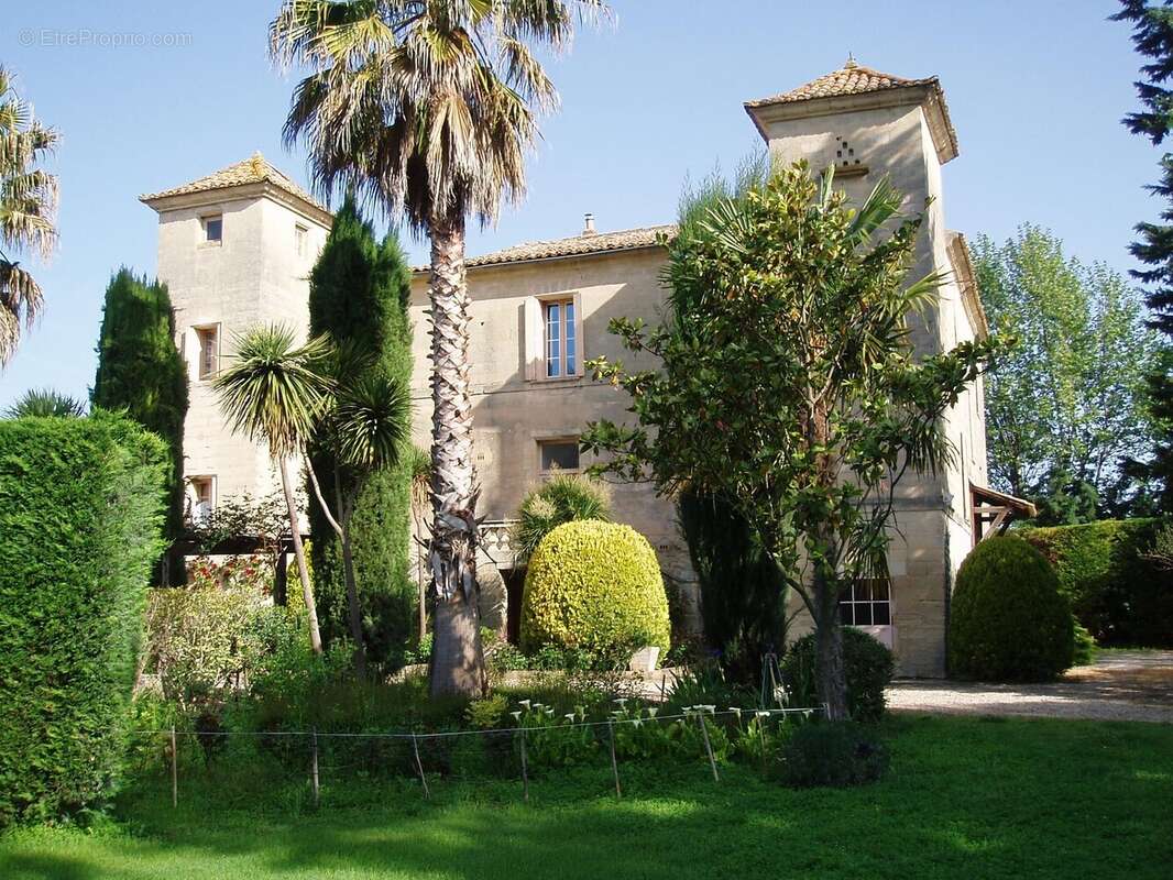 915 m² à Uzes  - photo 4