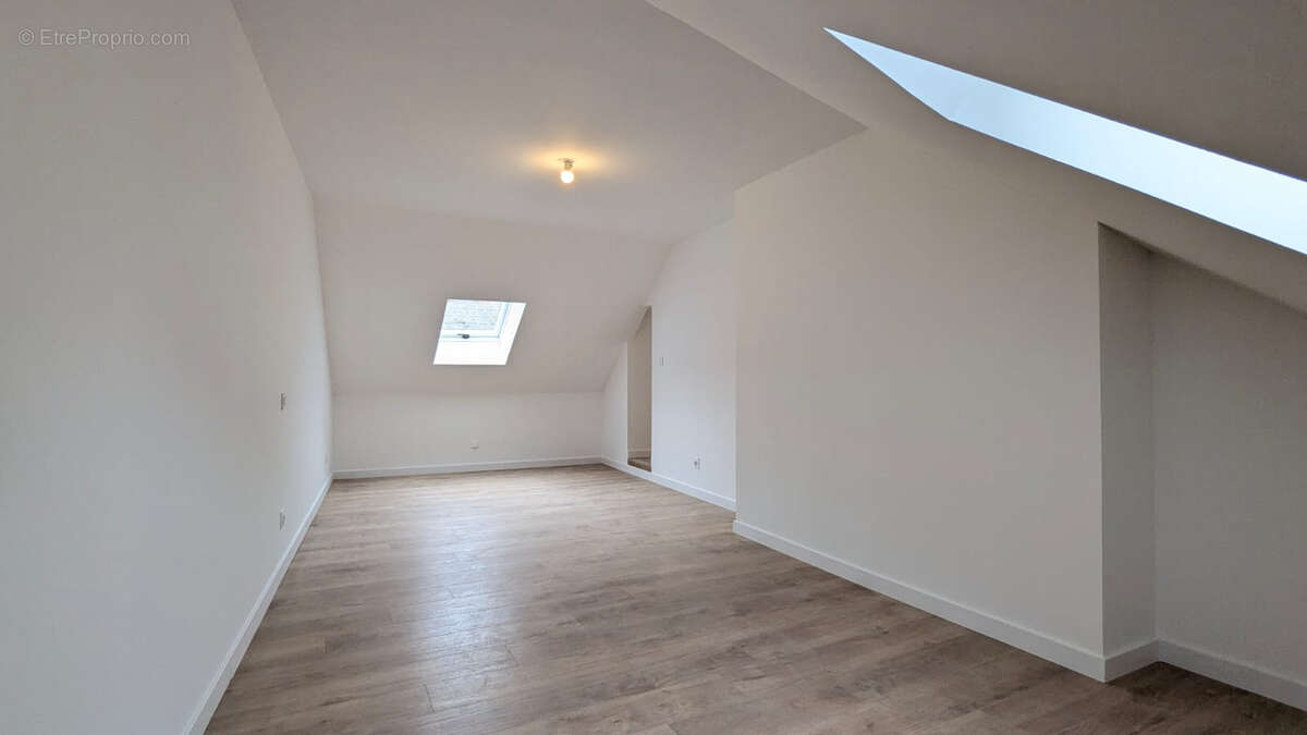 Maison familiale de 6 pièces, garage et cour. - photo 10