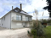 Maison à AILLANT-SUR-THOLON