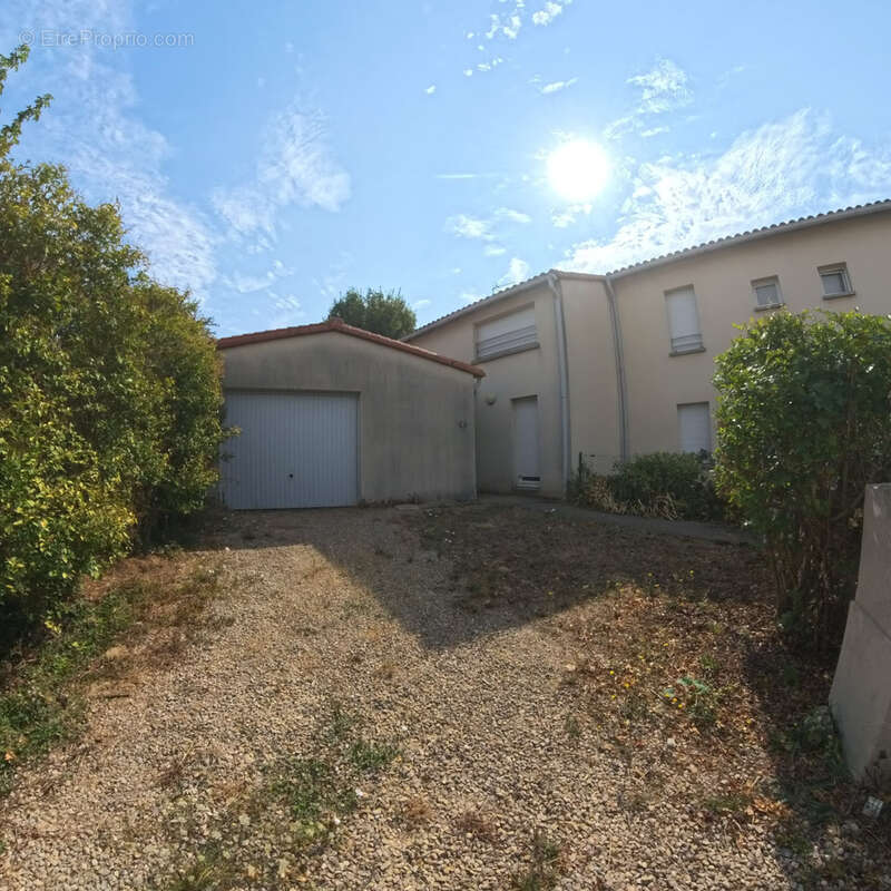 Maison familiale t6 - cisse centre - proche commodites - 10 minutes de poitiers - photo 9
