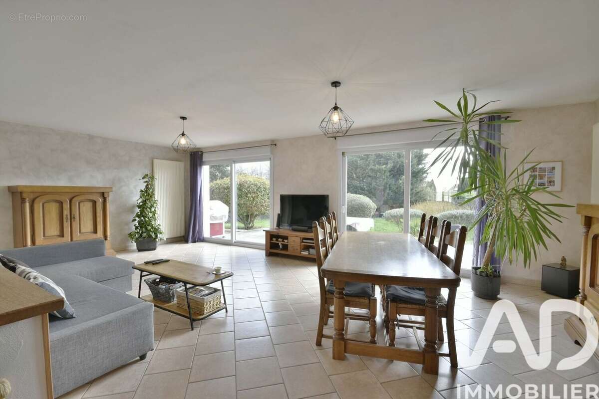 Photo 8 - Maison à COUBERT
