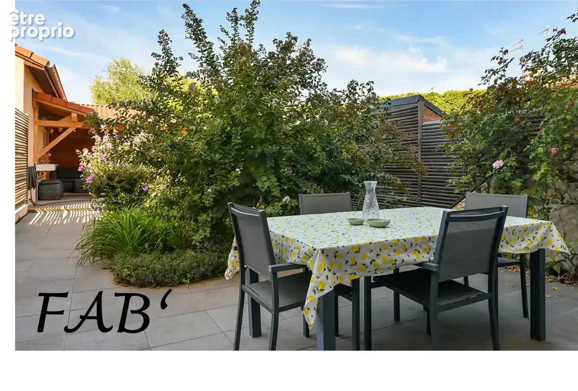 Photo Maison à Saint-Bonnet-De-Mure au prix de 364 000€