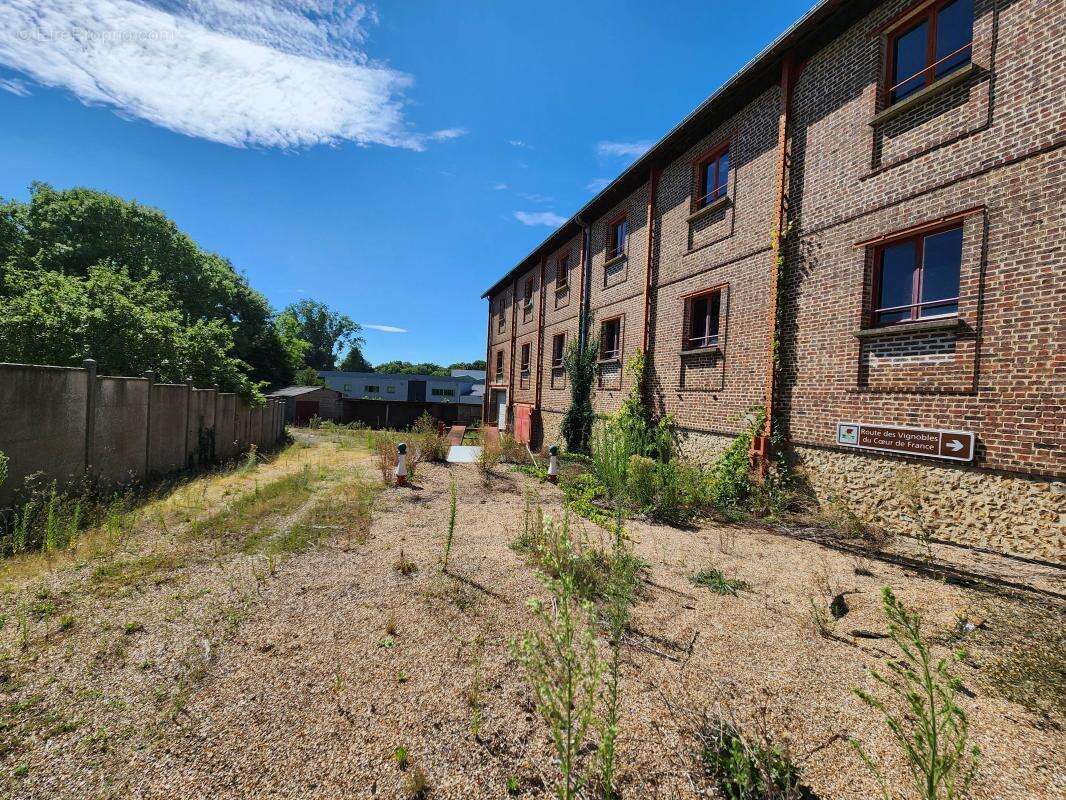 Commerce à CORMENON