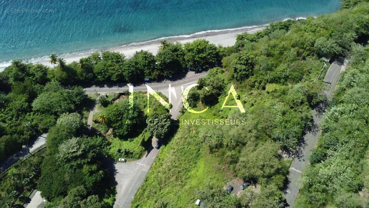 Terrain à LE CARBET