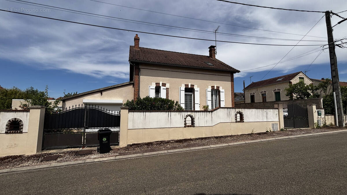 Maison à AUXERRE