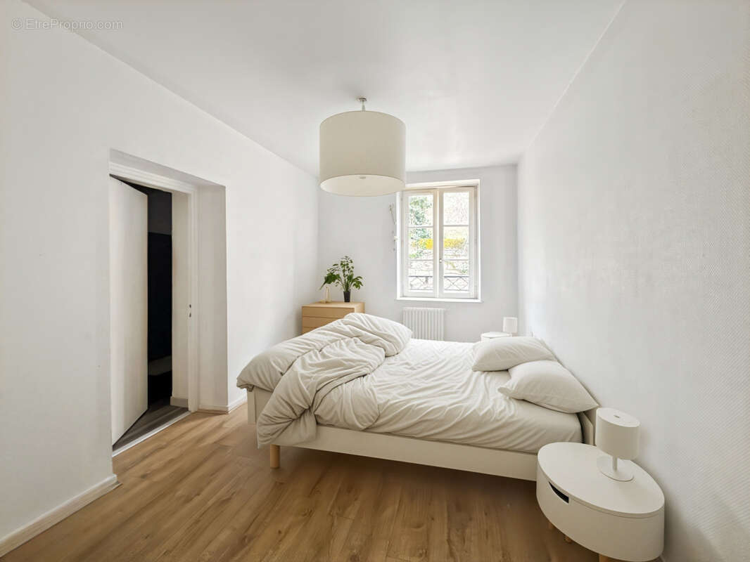 Appartement T3 de 65.58 m2 + cave, avec vue directe sur la Saône   Trévoux - Vendu / Loué - photo 3