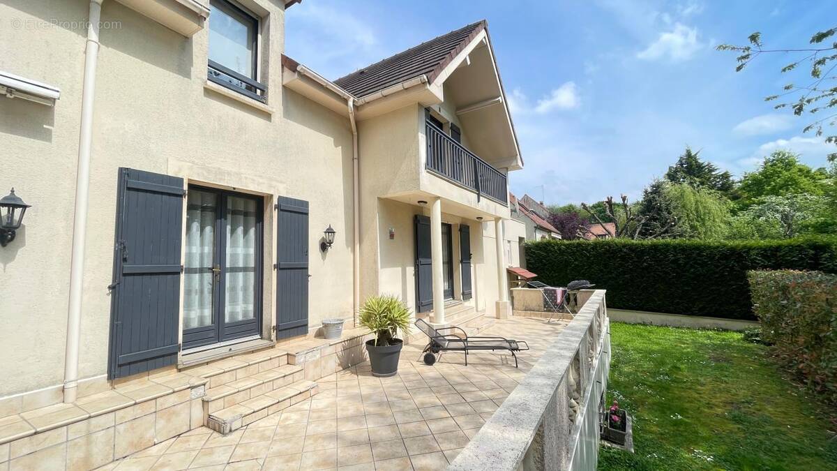 Maison à SAINT-JEAN-DE-BEAUREGARD