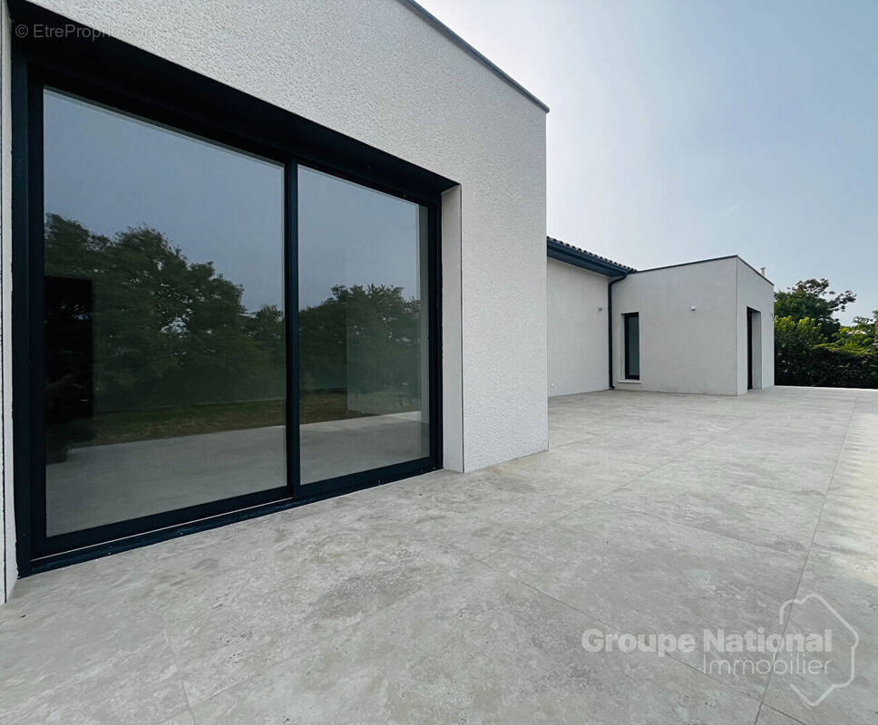 Maison à SAINT-PRIVAT-DE-CHAMPCLOS