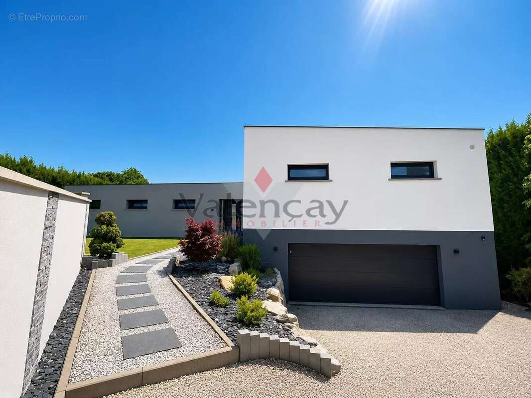 MUESPACH Exceptionnelle villa contemporaine avec piscine et vue panoramique – Proche Suisse - photo 3
