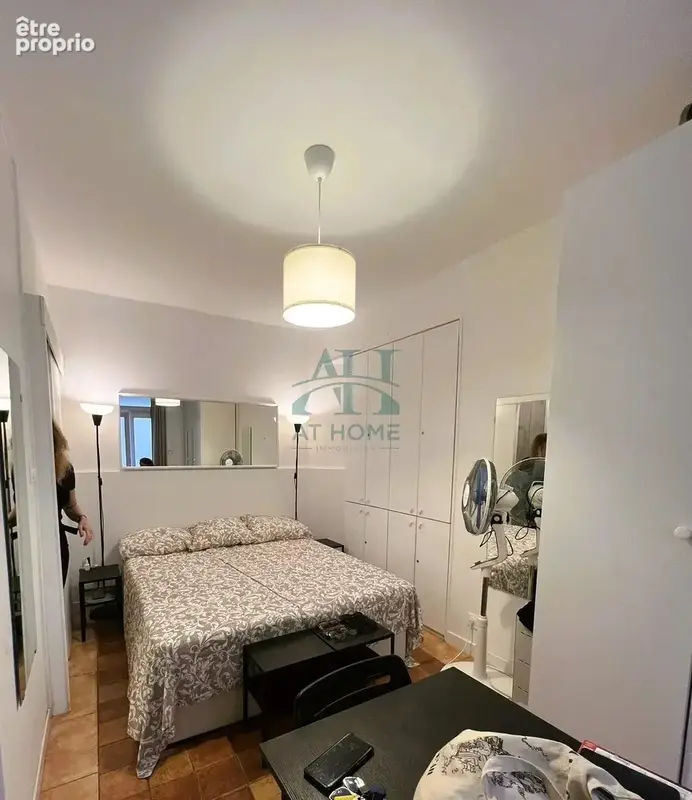 Studio à deux pas- rue des Martyrs - photo 4