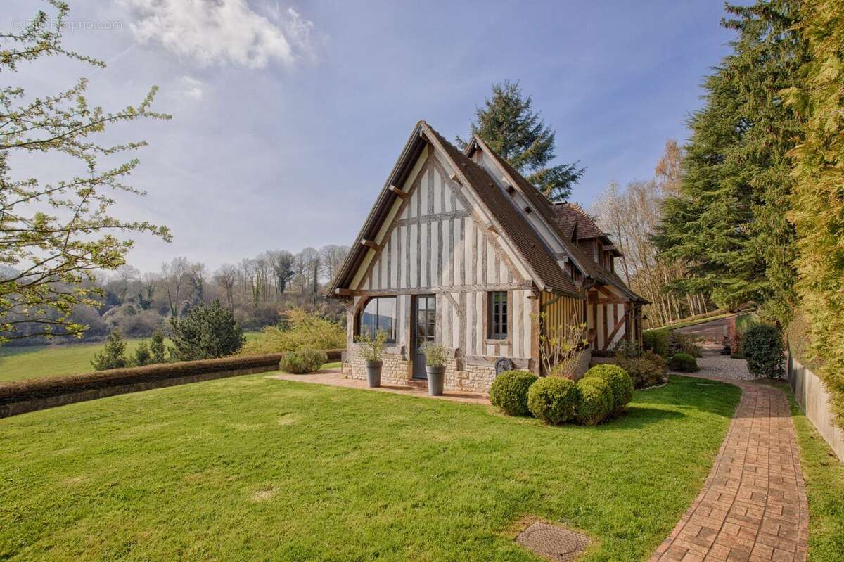 Maison à PONT-L'EVEQUE