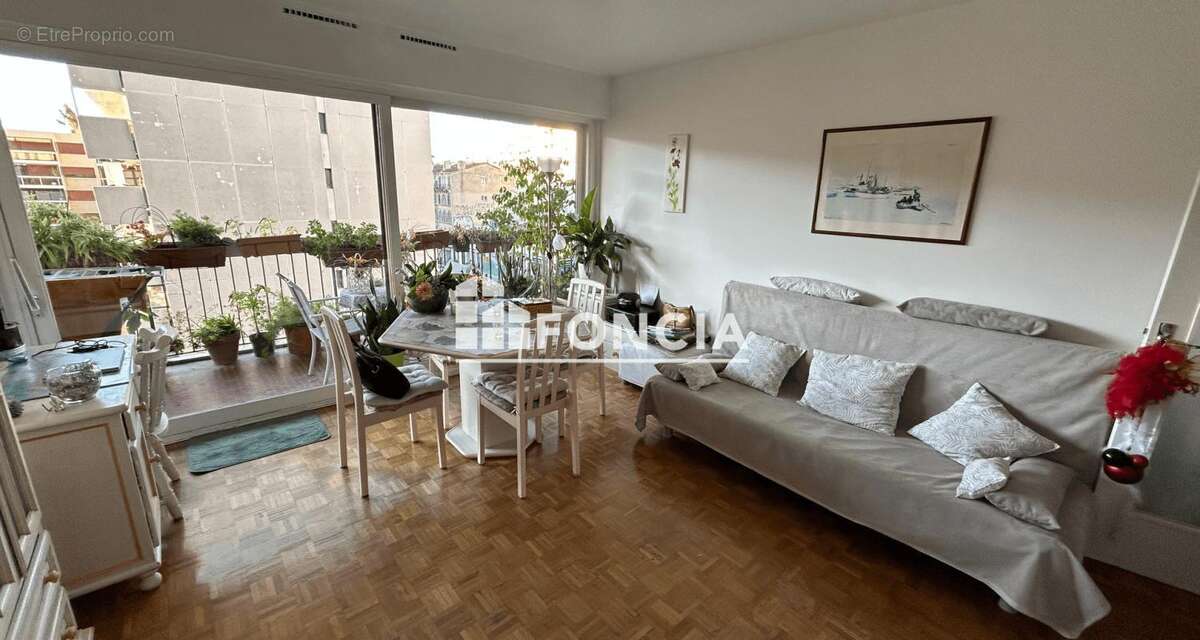 Appartement à MARSEILLE-6E