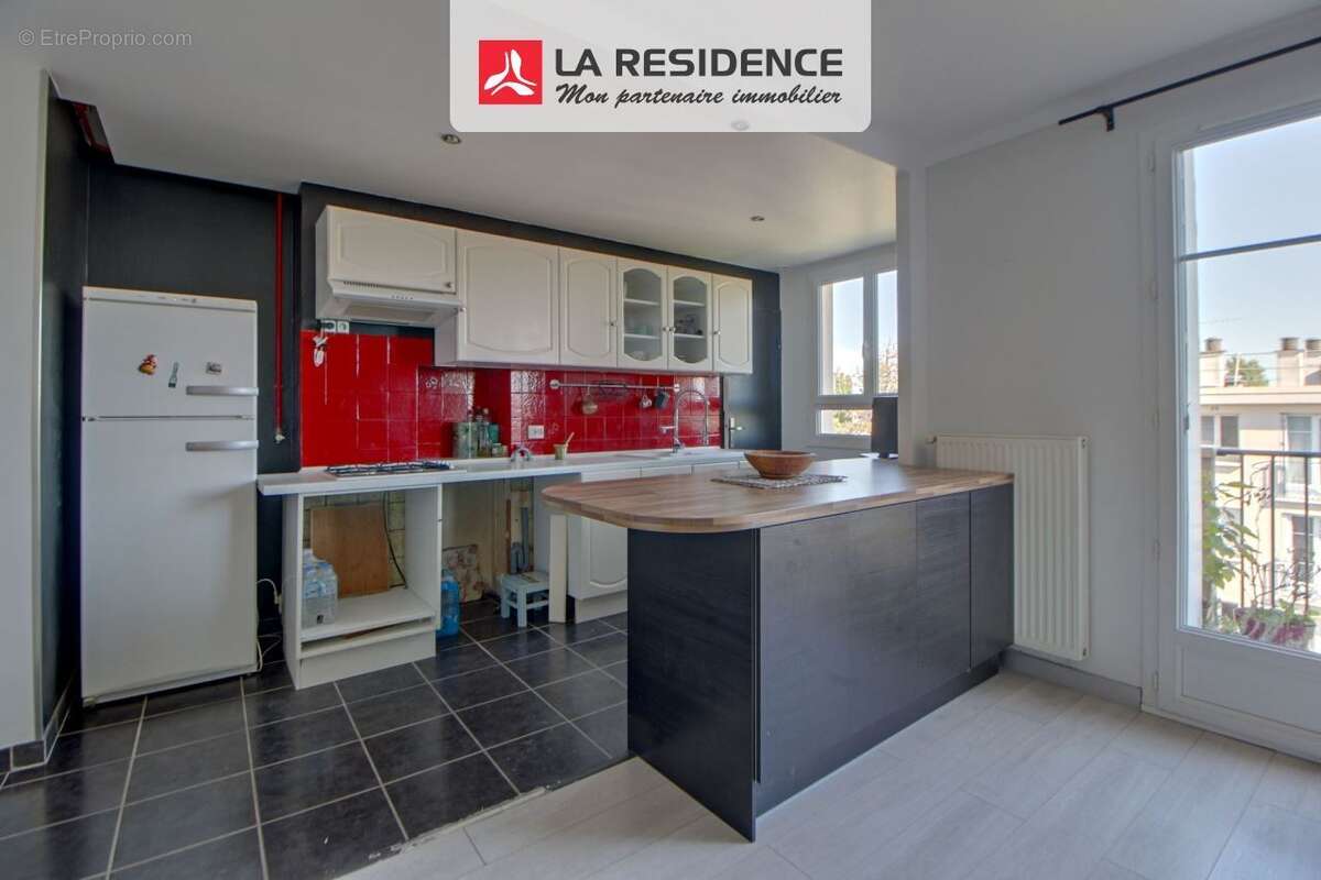 Appartement à LES CLAYES-SOUS-BOIS