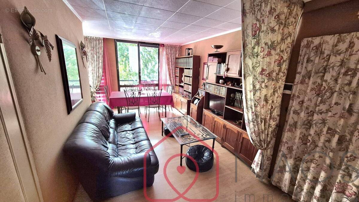 Appartement 4 pièces 69 m² · à Meudon · 68,7 m² · 189 000 €