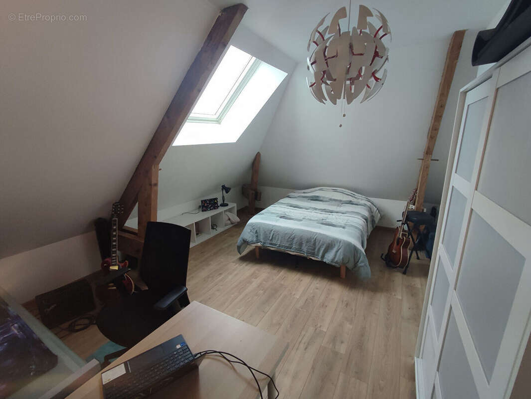 Maison à SAINT-JEAN-DE-BRAYE