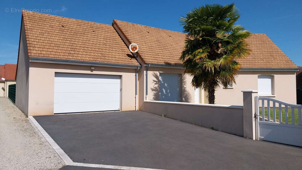 Maison à LA BAZOGE