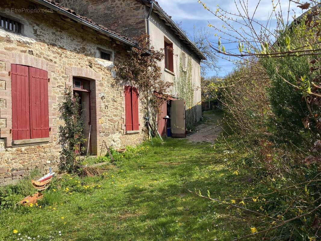 Maison à CHATEAUNEUF-LA-FORET