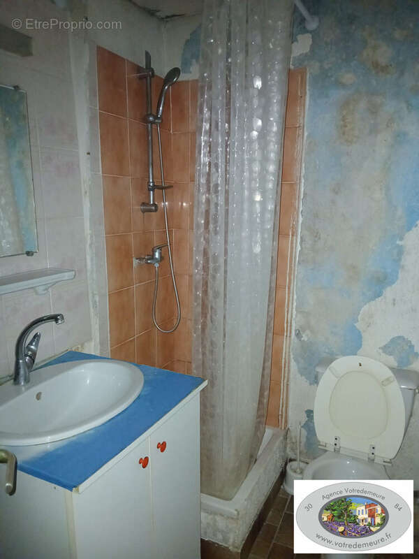 Appartement à BAGNOLS-SUR-CEZE