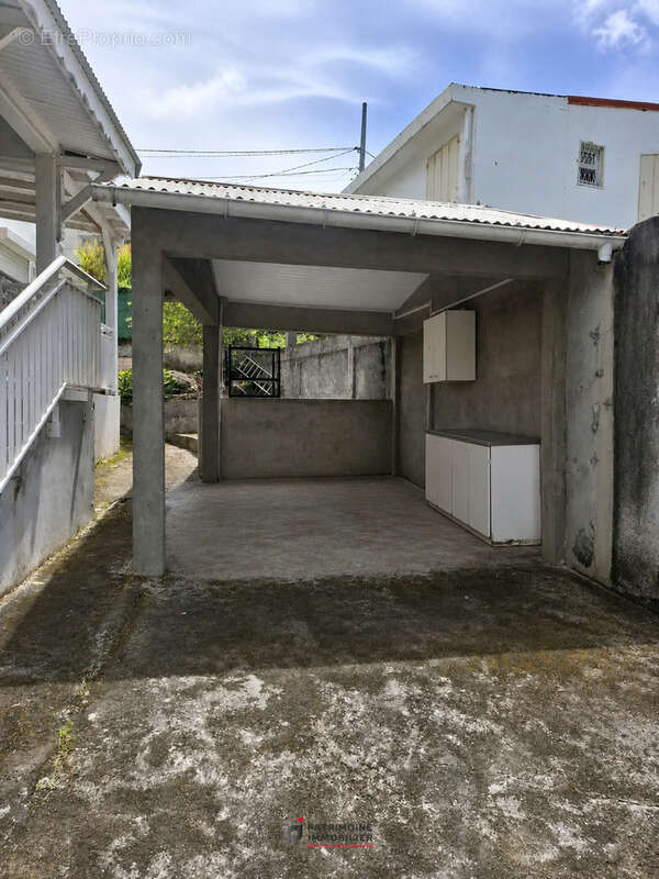 Maison à BASSE-TERRE