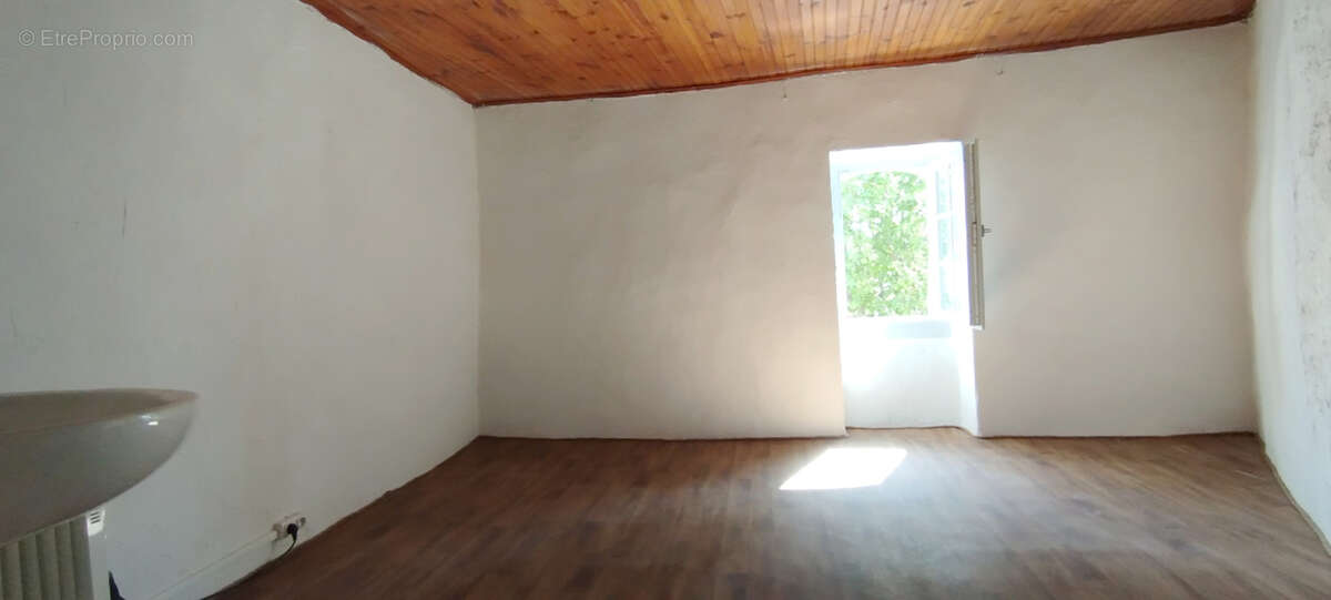 Maison de village 93m2 , 3 chambres , combles aménagés . - photo 9