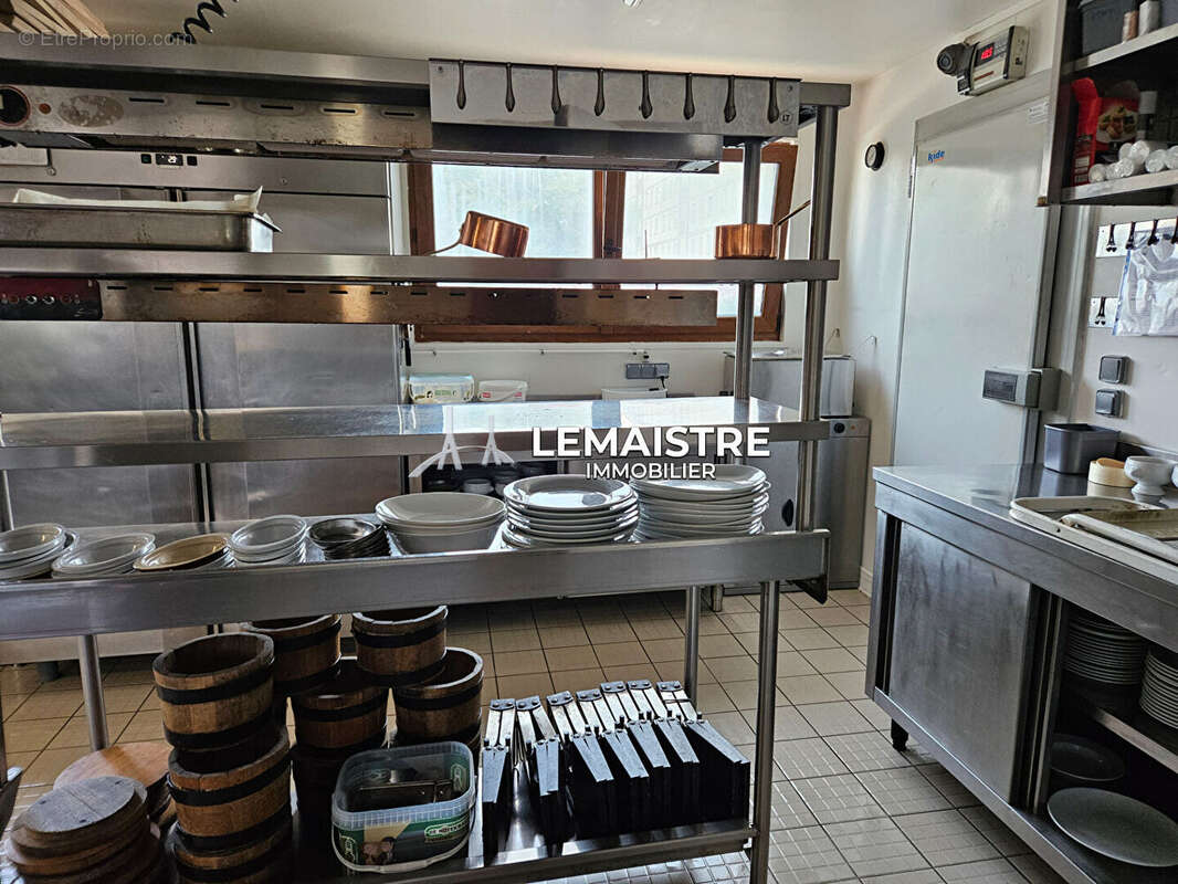 Commerce à SAINT-ETIENNE-DU-ROUVRAY