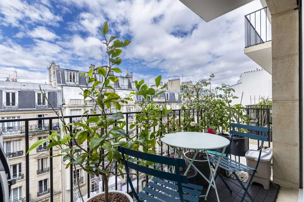Appartement à PARIS-18E