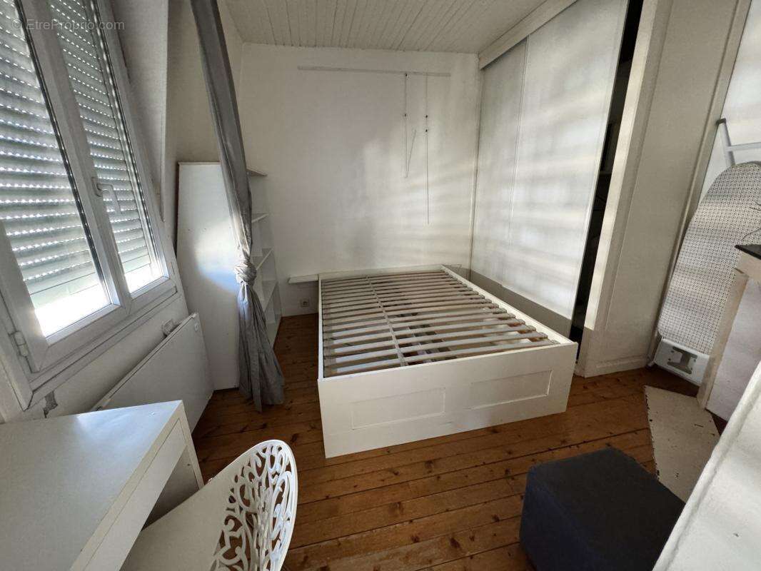 PARIS 12 Michel Bizot  Dernier étage avec ascenseur ? 2 pièces lumineux ? Cave ? Idéal premier achat ou investissement - photo 3