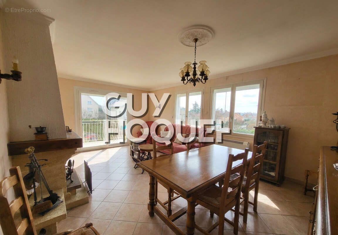 Maison à PARAY-LE-MONIAL