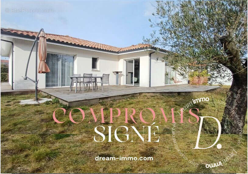 Maison à AZUR