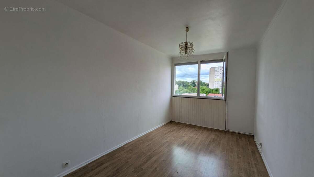 Appartement à BRON