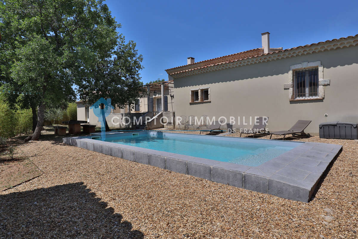 Maison à SAINT-SATURNIN-LES-APT