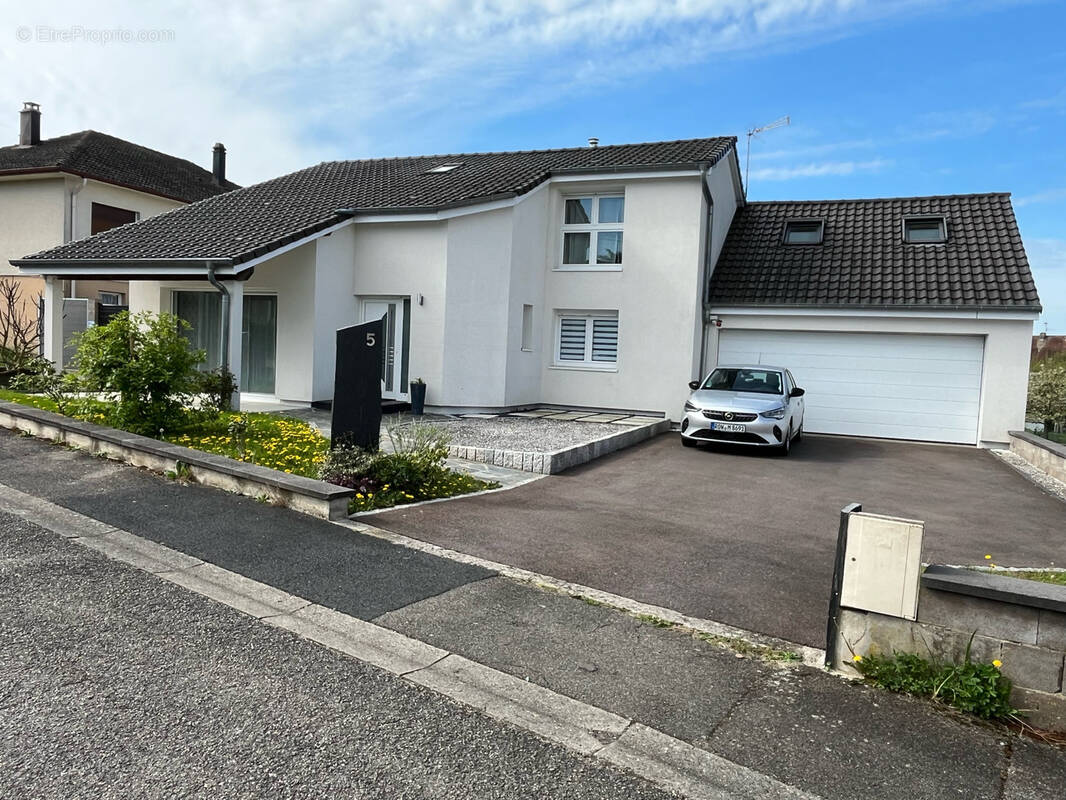 Maison à PUTTELANGE-AUX-LACS